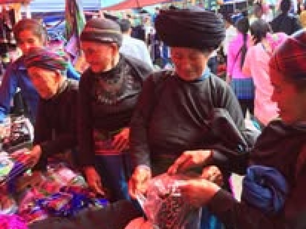 SAPA - Y TÝ 3 NGÀY 2 ĐÊM